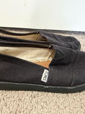 TOMS Classic Black Canvas Slip-On Shoes Kids Youth Size 1